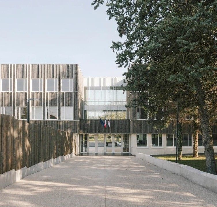 Collège — réhabilitation en site occupé — Ecouen (95)